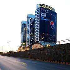 Food spots in New Blue Area Islamabad near a busy retail plaza