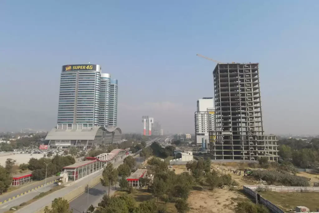 Why Overseas Pakistanis Prefer the New Blue Area for Investment